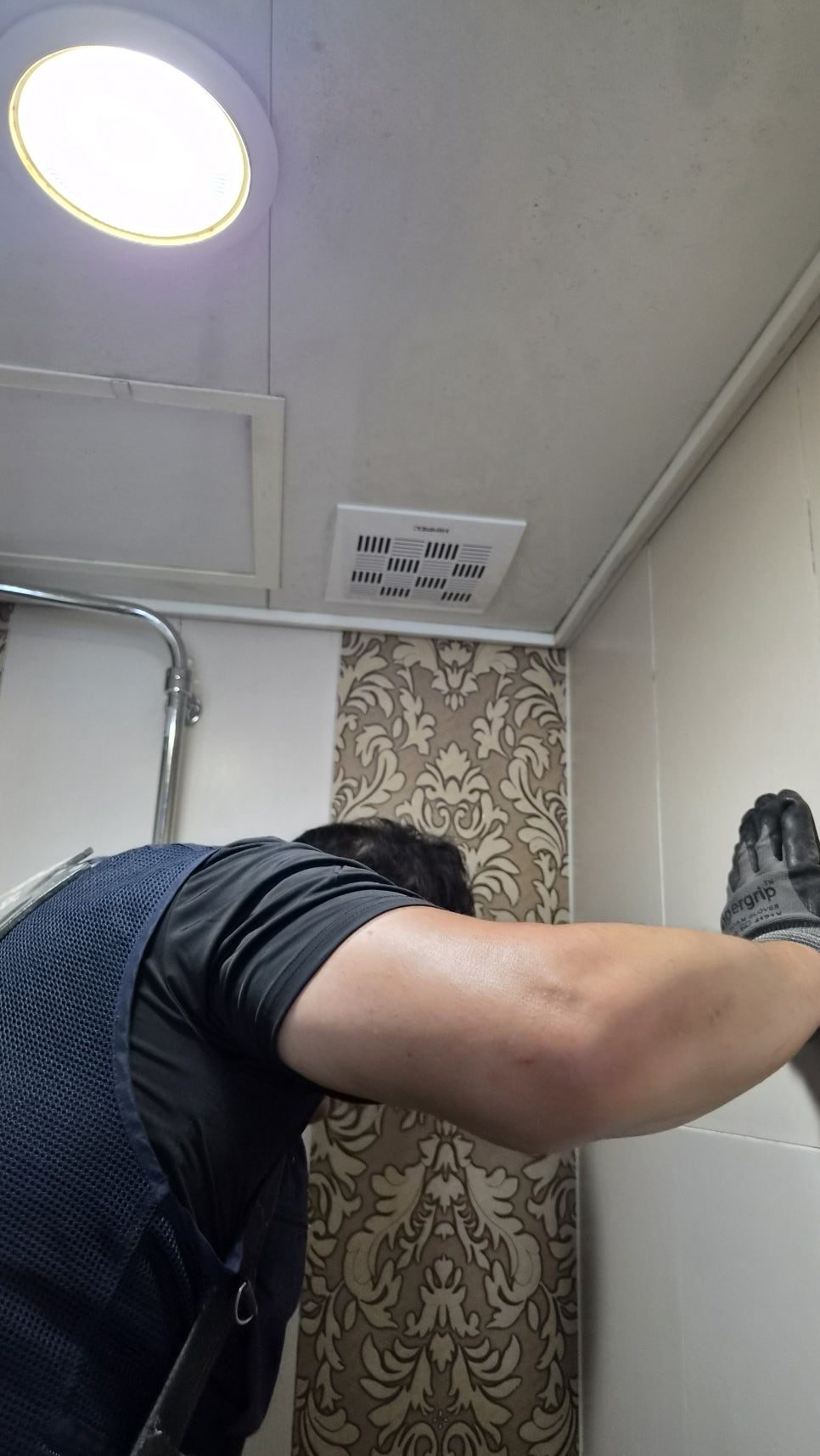 울산 북구 월드메르디앙 공사 과정에서 내부 구조를 정리한 현장